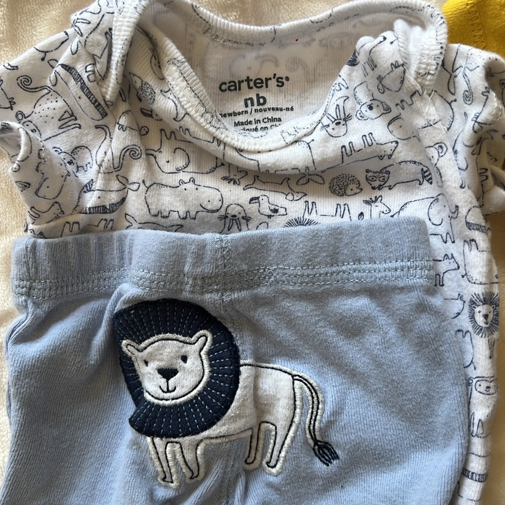 Carter’s 4pc bundle - Picture 3 of 3